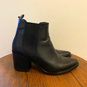 Steve Madden Black Leather Booties Size 9